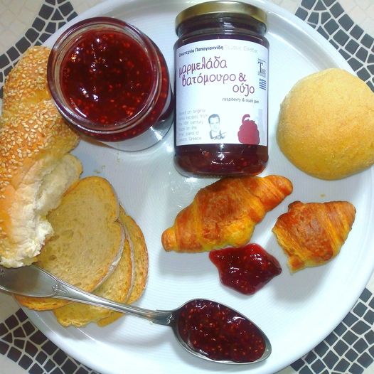 Μαρμελάδα Βατόμουρο και ΟύζοMarmalade with Raspberry & Ouzo from Mytilini